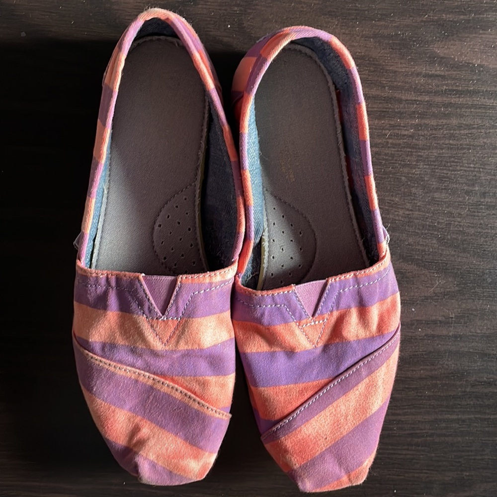 Toms - Picture 6 of 6